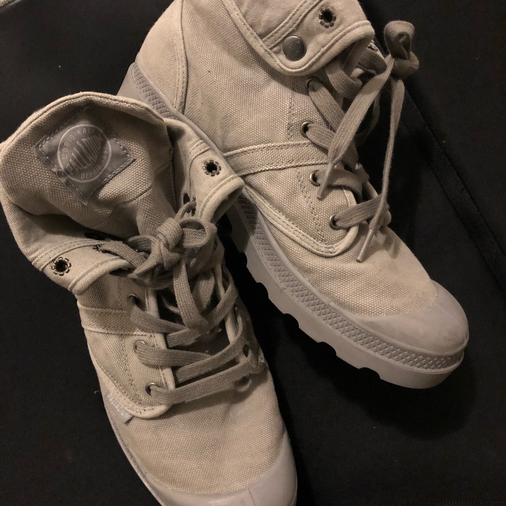 Used Men’s Palladium boots. Good condition